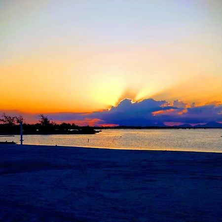 O Paraiso E Aqui - Golden Lake Арраял-ду-Кабу Екстер'єр фото